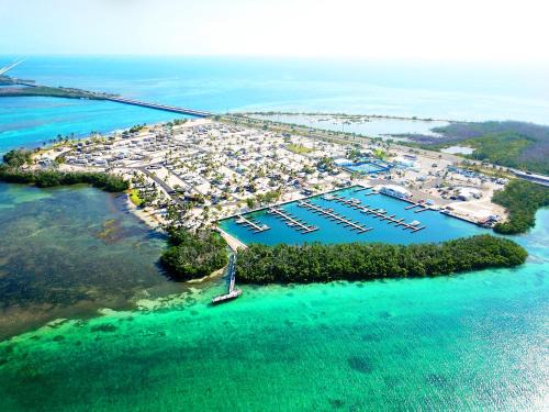 Big Pine Key Hotel | Sunshine Key RV Resort & Marina