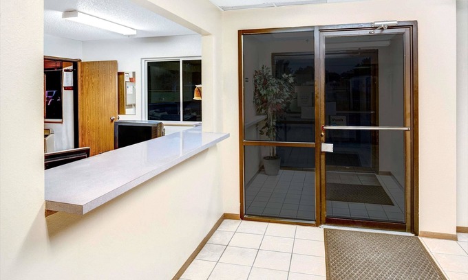 Blair Hotel | Super 8 by Wyndham Blair