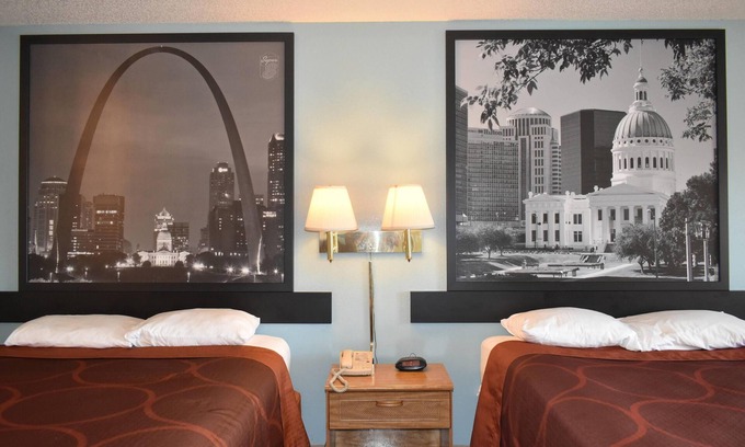 Carthage Hotel | Super 8 by Wyndham Carthage