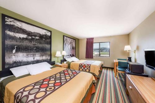 Chanute Hotel | Super 8 by Wyndham Chanute