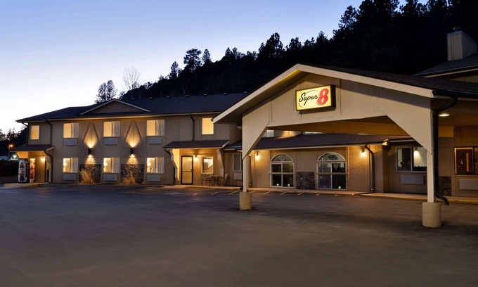 Custer Hotel | Super 8 by Wyndham Custer/Crazy Horse Area
