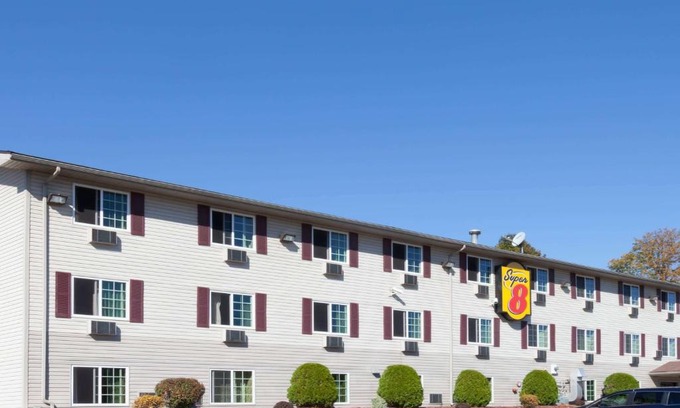 Johnstown Hotel | Super 8 by Wyndham Johnstown/Gloversville