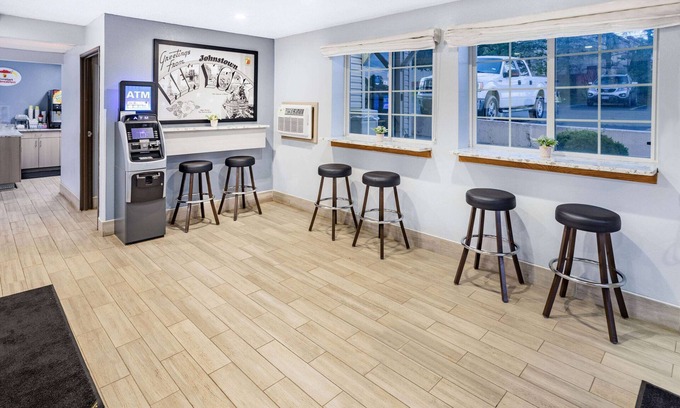 Johnstown Hotel | Super 8 by Wyndham Johnstown/Gloversville