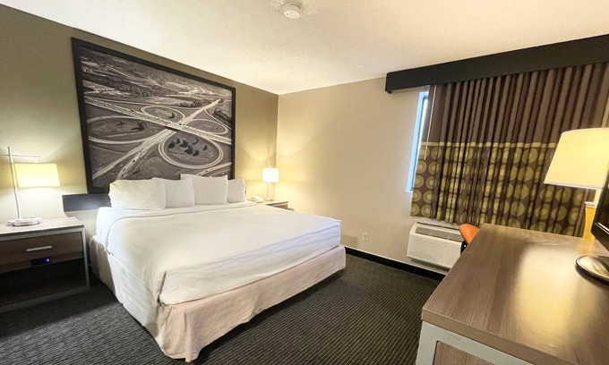 St. Charles Hotel | Super 8 by Wyndham St Charles