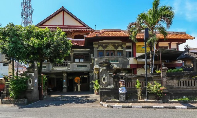 Denpasar Hotel | SUPER OYO 1927 Hotel Candra Adigraha