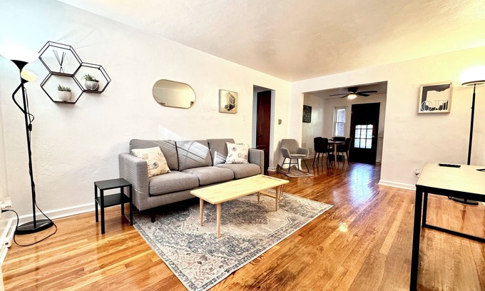 Westwood Apartment | Superb 2-bedroom apartment with AC in Cincinnati