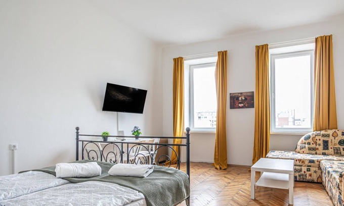 Brigittenau Apartment | Superb 2BR Apt. Very Spacious @the Millenium Tower