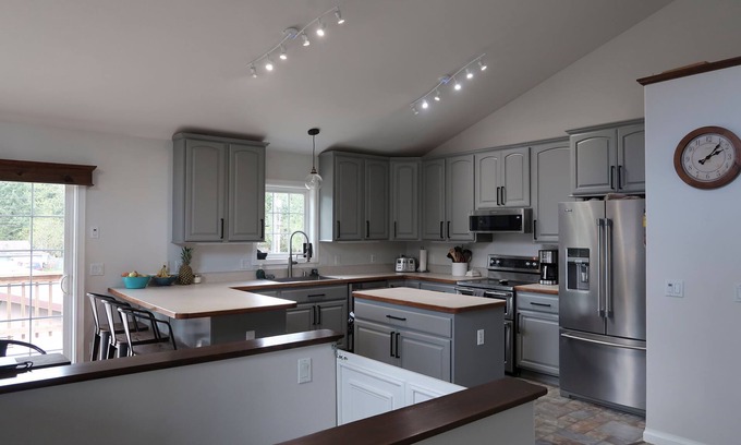 Mendenhaven House | Superb 3-bedroom townhome in Juneau