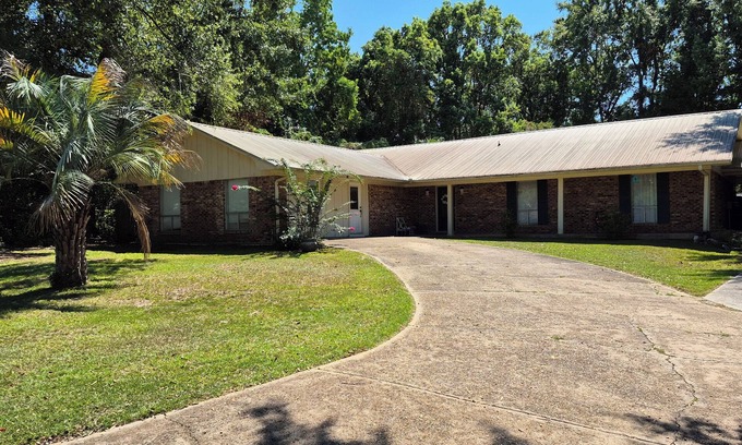 Gulf Hills House | Superb 3-bedroom house with AC in Ocean Springs