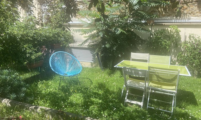 Les Lilas Apartment | Superb apartment + Garden