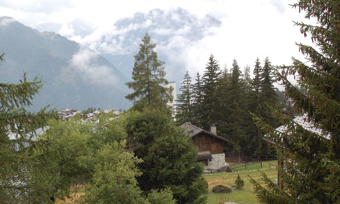Verbier Ski Chalet | Superb chalet apartment on the edge of nature