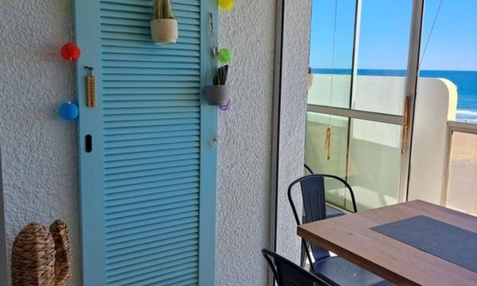 Le Grand Large Apartment | Superb, comfortable T2 apartment facing the sea Close to shops