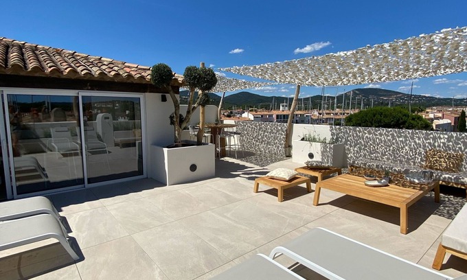 Port Grimaud Apartment | Superb house on the ROOF, Terrace with SUPERB VIEW on the CANALS and JACCUZZI