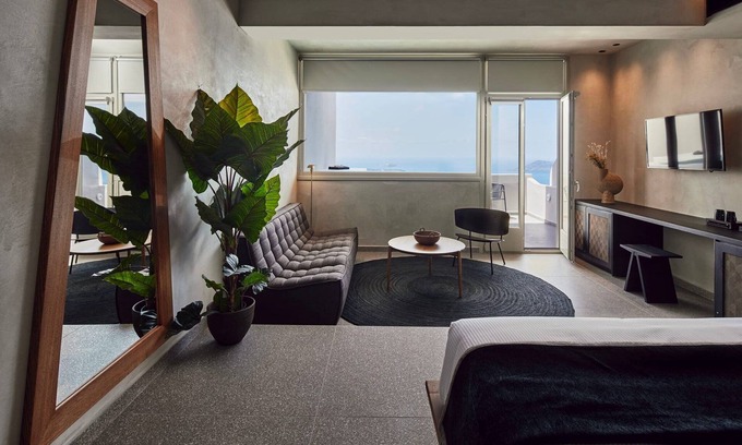 Firostefani Villa | Superb Santorini Villa | Villa Toraido | 1 Bedroom Suite | Outdoor Hot Tub