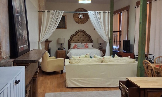 Faubourg Lafayette Apartment | Superb studio in vibrant New Orleans