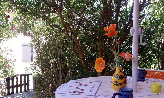 Gruissan Villa | Superb villa on the edge of pine forest and scrubland with azure view.