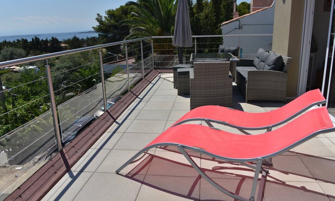 Leucate Apartment | Superbe vue Mer, Étang et Canigou, 3min Plage, Tout Climatisé, Terrasse de 40 m²