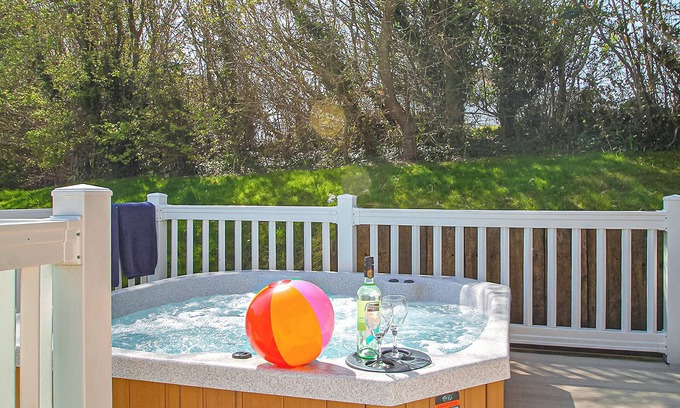 New Forest District Ski Chalet | Superior Lodge Plus 3