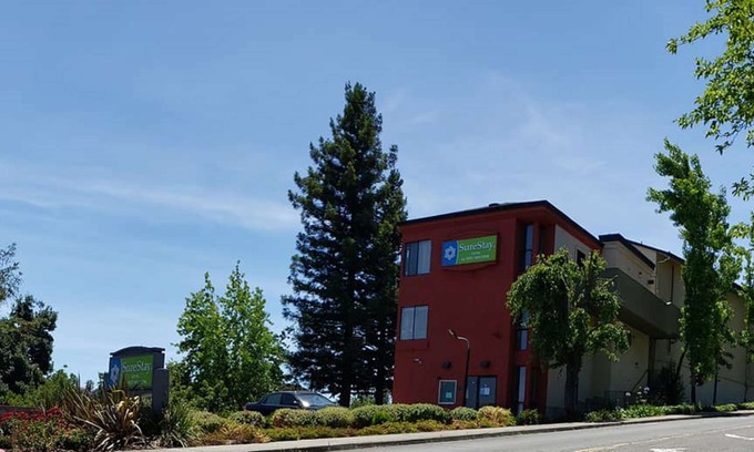 Vallejo Hotel | SureStay Hotel by Best Western Vallejo Napa Valley