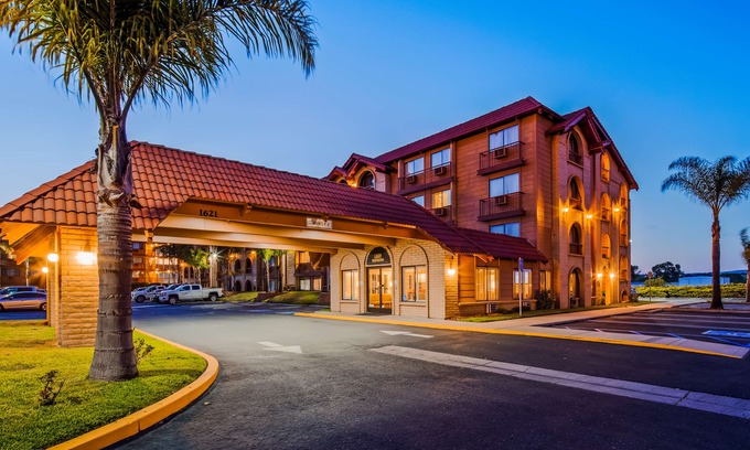 Lompoc Hotel | SureStay Plus Hotel by Best Western Lompoc