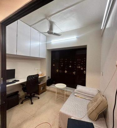 Khar Apartment | Surya kiran: linking road bandra west 3bhk