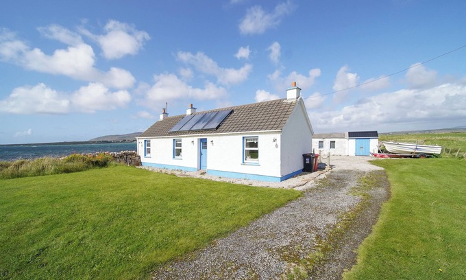 Lettermacaward Cottage | Susan's Beach House Right on the beach, a beautiful cottage + spectacular views