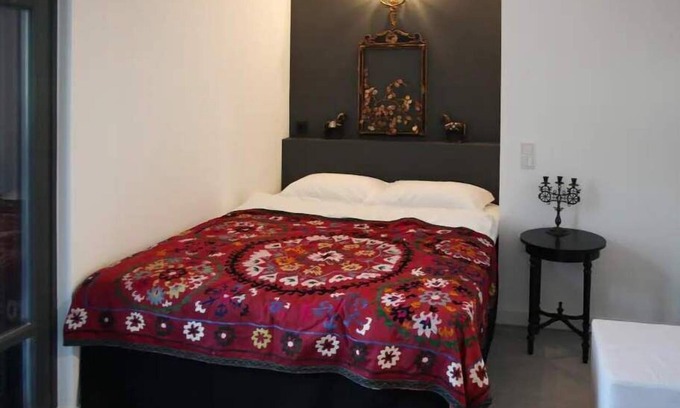 Petralona Apartment | Susanna Apartment 2 - Your lovely home in the vibrant center of Athens