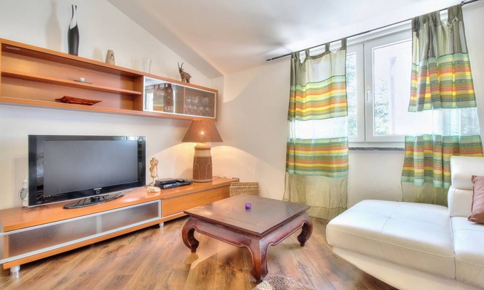 Katoro Apartment | SUZY house with apartments / Suzy1 APARTMENT