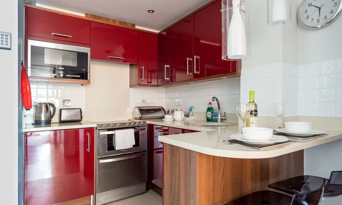 Westbourne Apartment | Swallows - One Bedroom Apartment, Sleeps 2