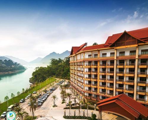 Tourakom Hotel | Swan Lake Hotel
