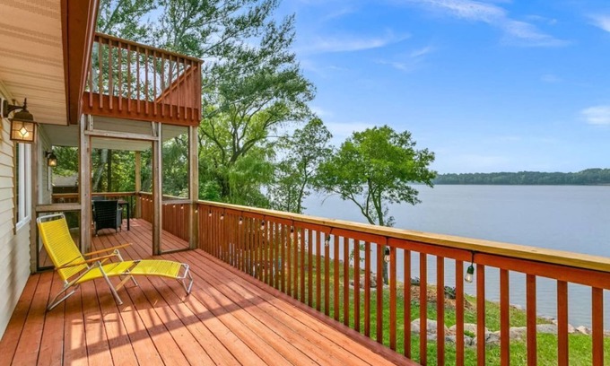 Dassel Cabin | Swan Lake Shores! Relax & Enjoy the View!