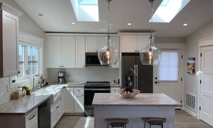 Windsor House | Swanky Cottage Perfect for 1 to 2 Guests