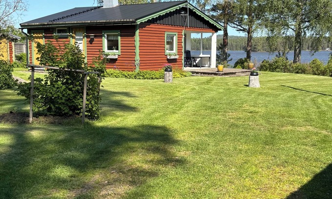 Storfors House | Swedish house directly on the lake with motorboat & own boat ramp