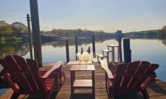 Huddleston House | Sweet By and By. Your Escape to the Beauty of Smith Mountain Lake