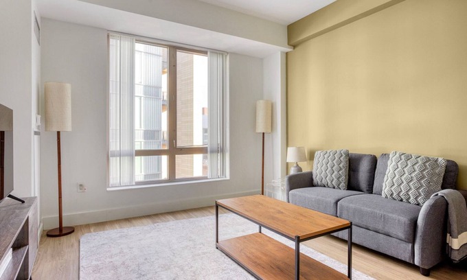 East Cambridge Apartment | Sweet Kendall Square 1BR w/Gym, nr Green Line & Shops, by Blueground