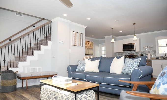 Charlotte House | {Sweet Pea} Central Spot for Charlotte Adventures