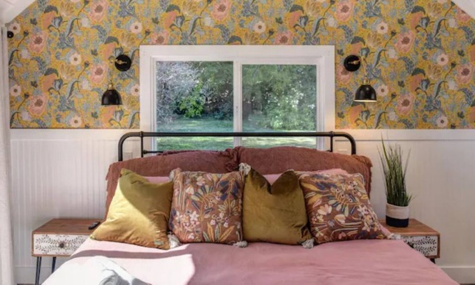 Loomis House | Sweet Pea’s Cottage: 45mins to the SNOW! Dog Friendly. 3bed/2bath