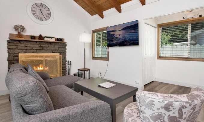 Big Bear Lake House | Sweet Retreat 2- Cozy Relaxing Resort Cottage