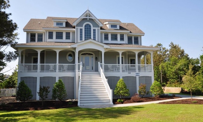 Corolla House | Sweet Retreat: Private Pool, Spa, Elevator