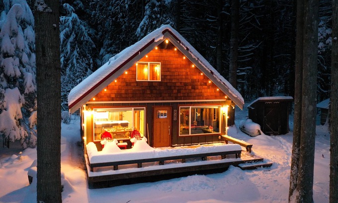 Glacier Cabin | Sweet Romantic Cabin, private hot tub. Perfect for a couples getaway.