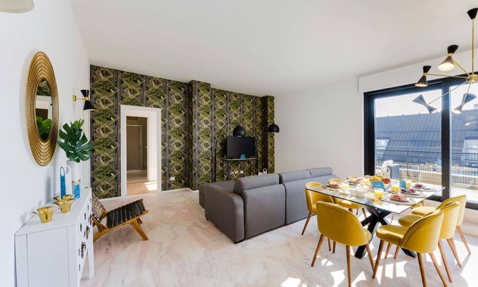 Milan Centre Apartment | Sweett | Duomo View II