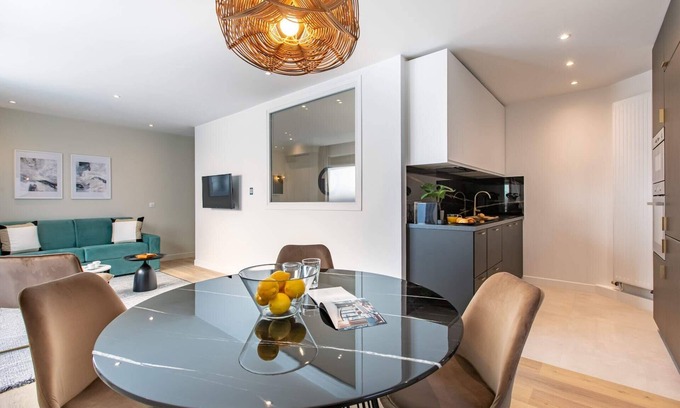 Paris City Center Apartment | Sweett | Place Dauphine