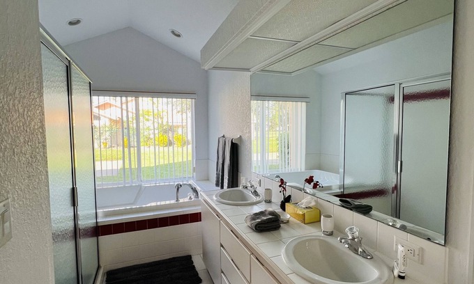 Groveland House | SWISS 58 - Lake Denise