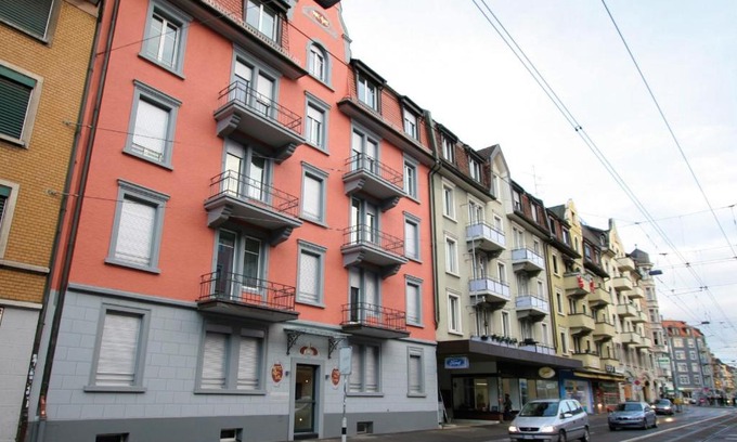 Hard Apartment | Swiss Star Marc Aurel - Self Check-In