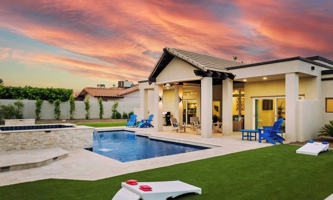 Buenavante House | SWSS Case Azul: Luxury Pool Hot Tub Putting Green Hot Tub