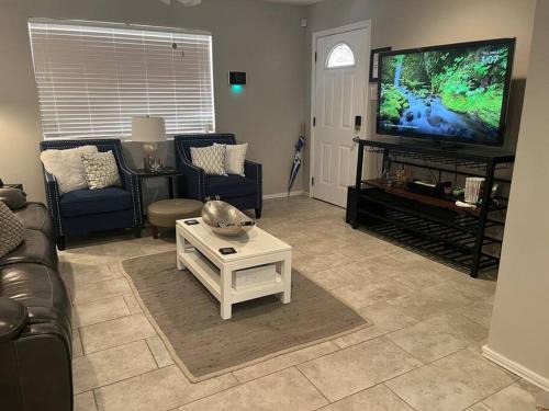 Big Spring House | Sycamore Suite/Wi-Fi & office