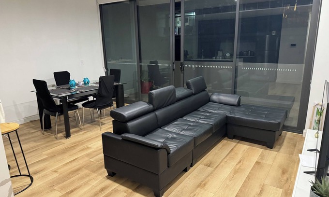 Rockdale Apartment | Sydney"Modern 2-Bedroom Apartment near Airport & Beach – Rockdale train NSW