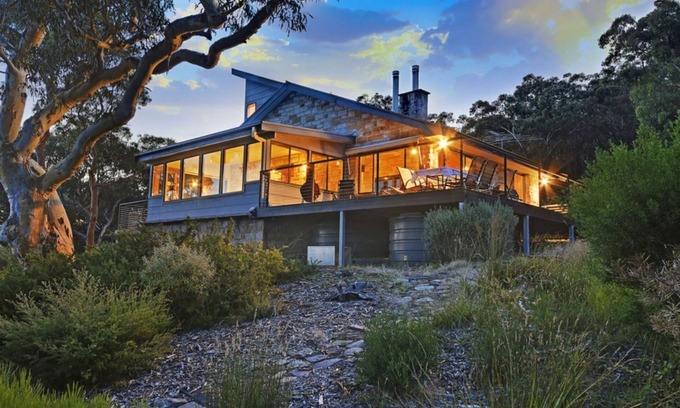 Woodford House | Sydney View - 70km from Sydney; 1000km from care!