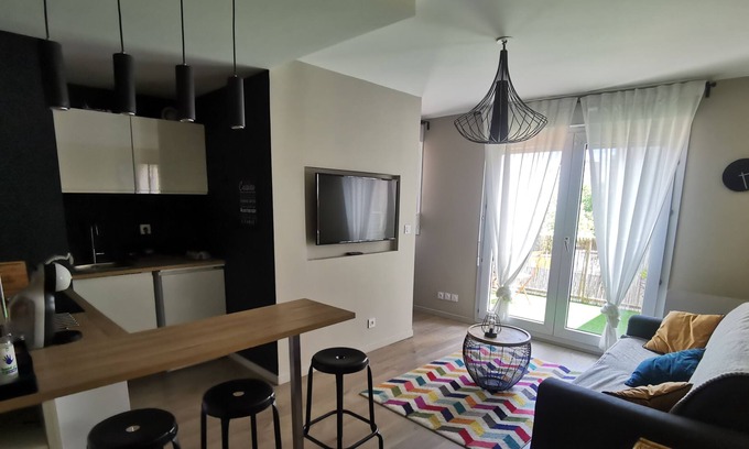 Minimes - Barriere de Paris Apartment | T1bis 30m2 refurbished with terrace, transport, 15min walk from the Capitol