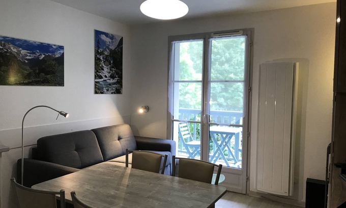 Cauterets Apartment | T2 +alcove, récent 4/5 pers. Parking. Balcon. Wifi